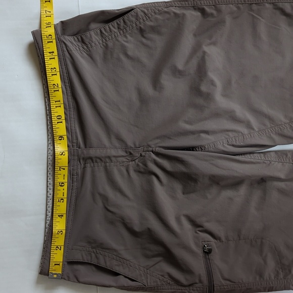L.L. Bean Comfort Trail Nylon Crop Pants 8P Gray - Picture 13 of 16